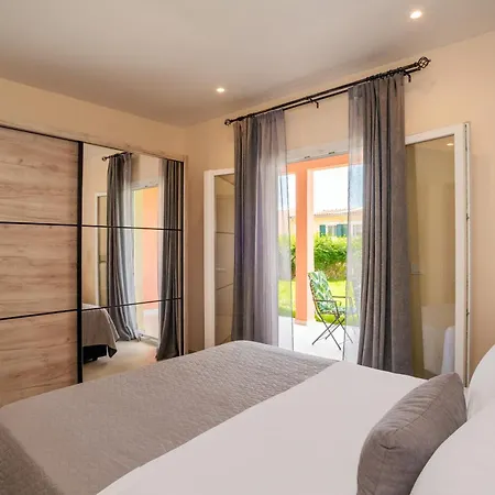 K-Hill Suites Apartament