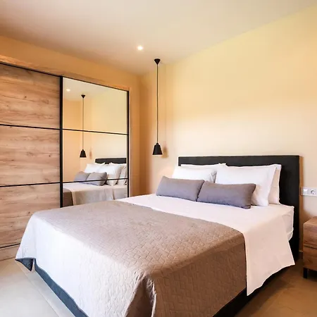 Kogevinas Hill Luxurious *