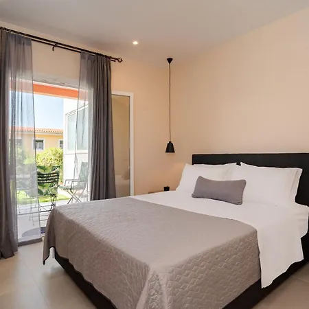 K-Hill Suites Apartament Alepou