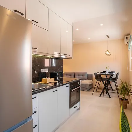 K-Hill Suites Apartament *