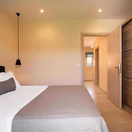 Kogevinas Hill Luxurious *